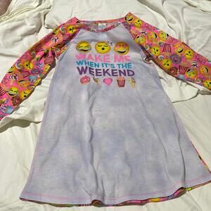 Children’s place xs 5/6 emoji heart long sleeve nightgown like new pink